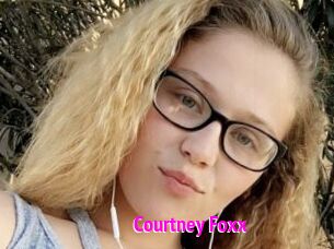 Courtney_Foxx