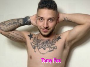 Tomy_Fox